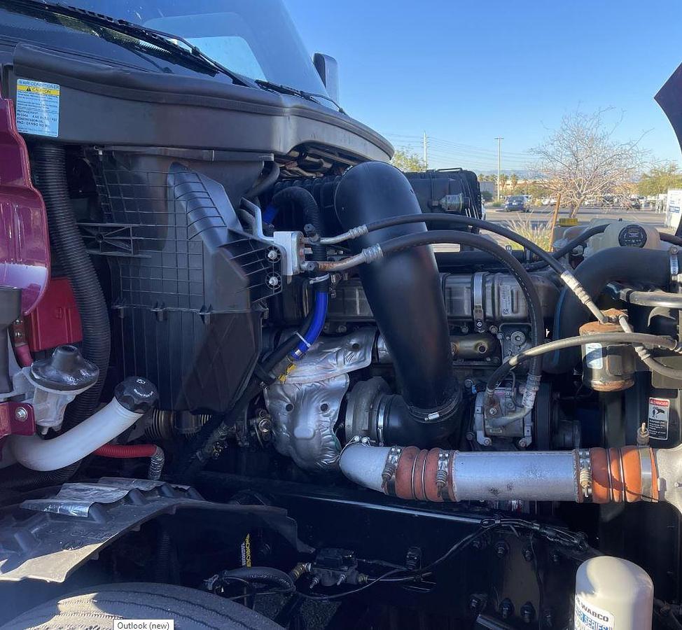 Used 2019 FREIGHTLINER CASCADIA 126