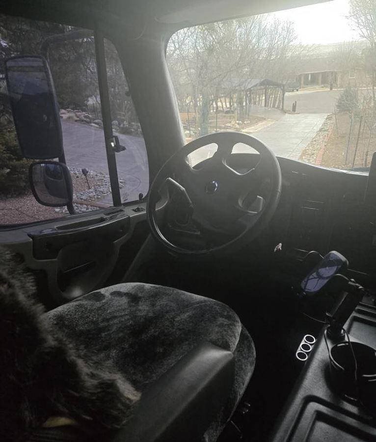 Used 2007 Freightliner M2 106