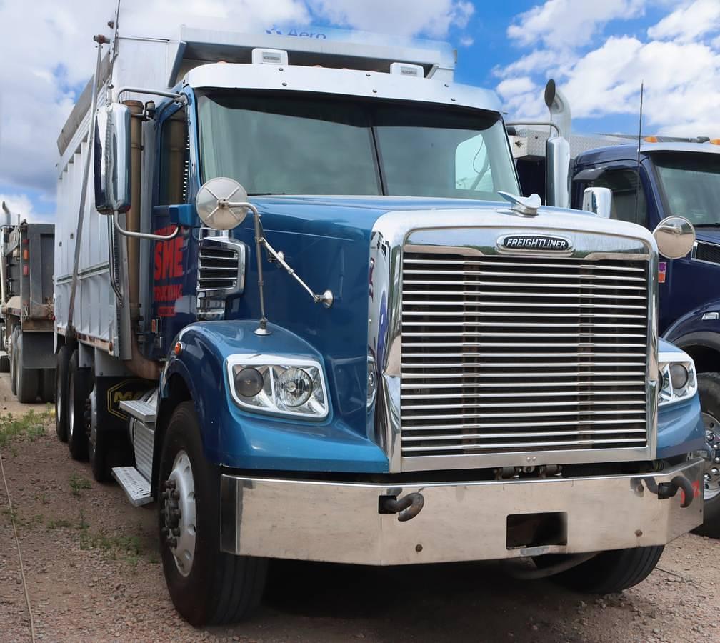 Used 2016 Freightliner 122 SD