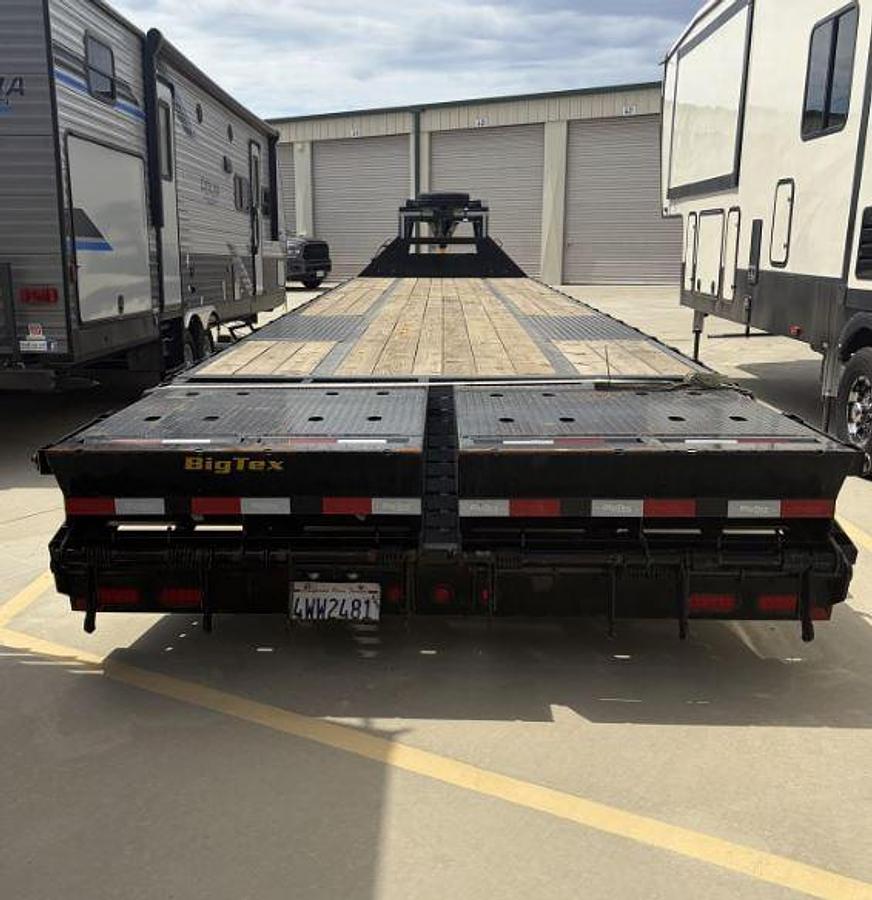 Used 2025 Big Tex 25GN Gooseneck Trailer