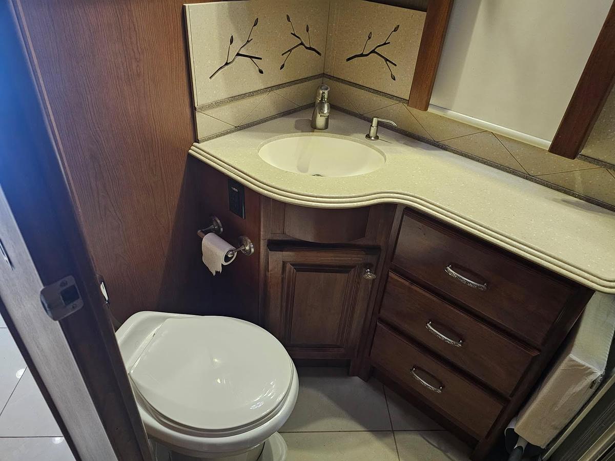 Used 2013 Tiffin Motorhomes Phaeton 40QKH