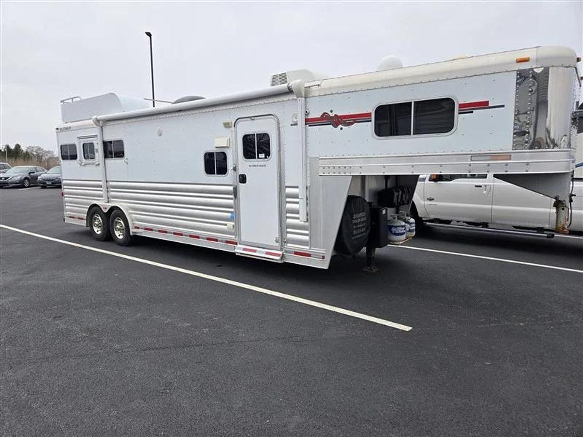 Used 2012 Platinum Coach 3 Horse LQ