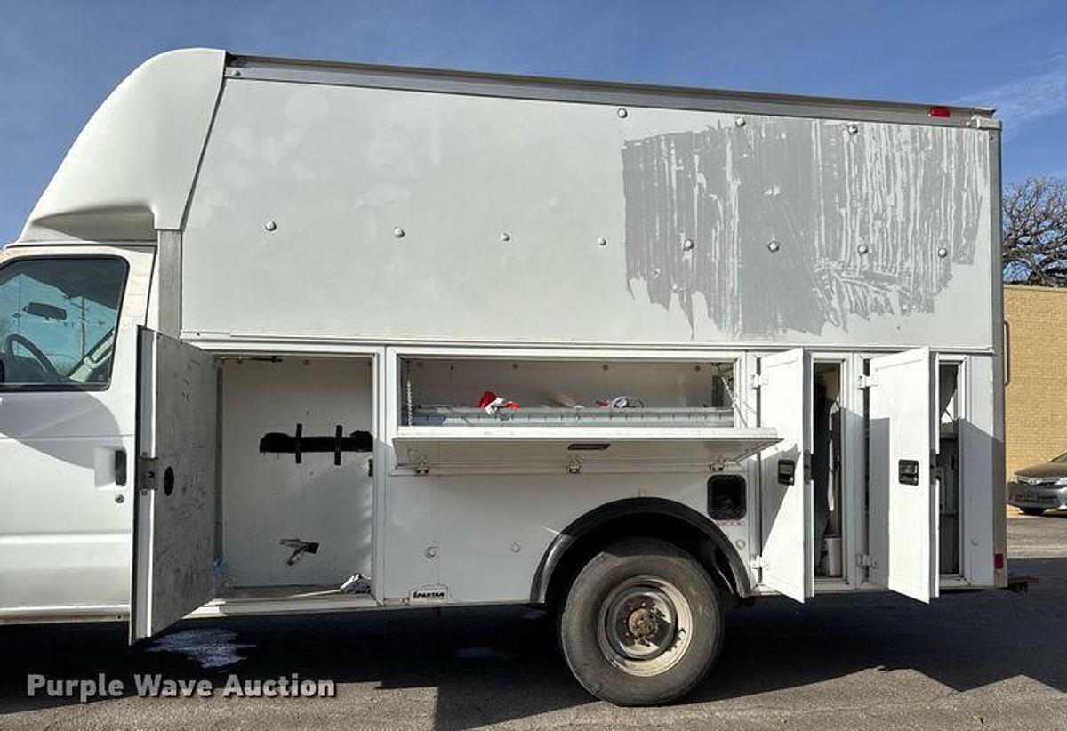 Used 2012 Ford E350 Super Duty Box Truck