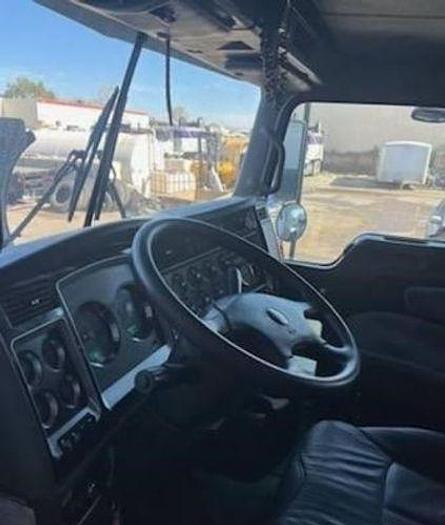 Used 2006 KENWORTH T800