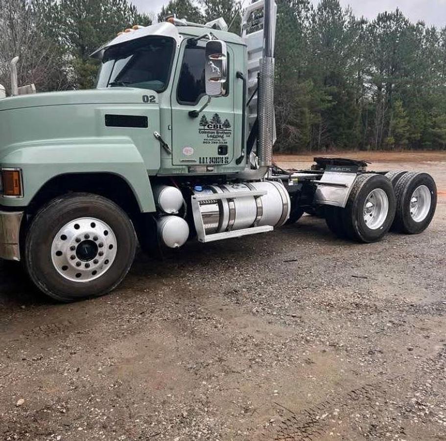 Used 2022 Mack Pinnacle 64T