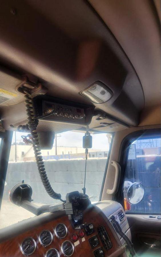 Used 2010 PETERBILT 388 Dump Truck