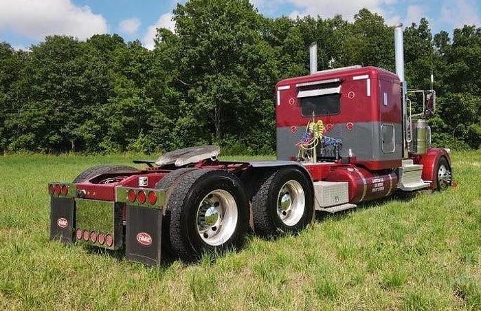 Used 2023 Peterbilt 389