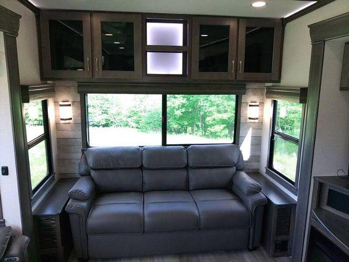 Used 2021 Alliance RV Paradigm 370FB