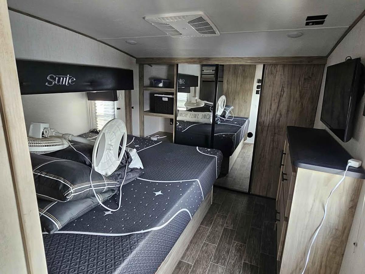 Used 2021 Forest River Artic Wolf 3770