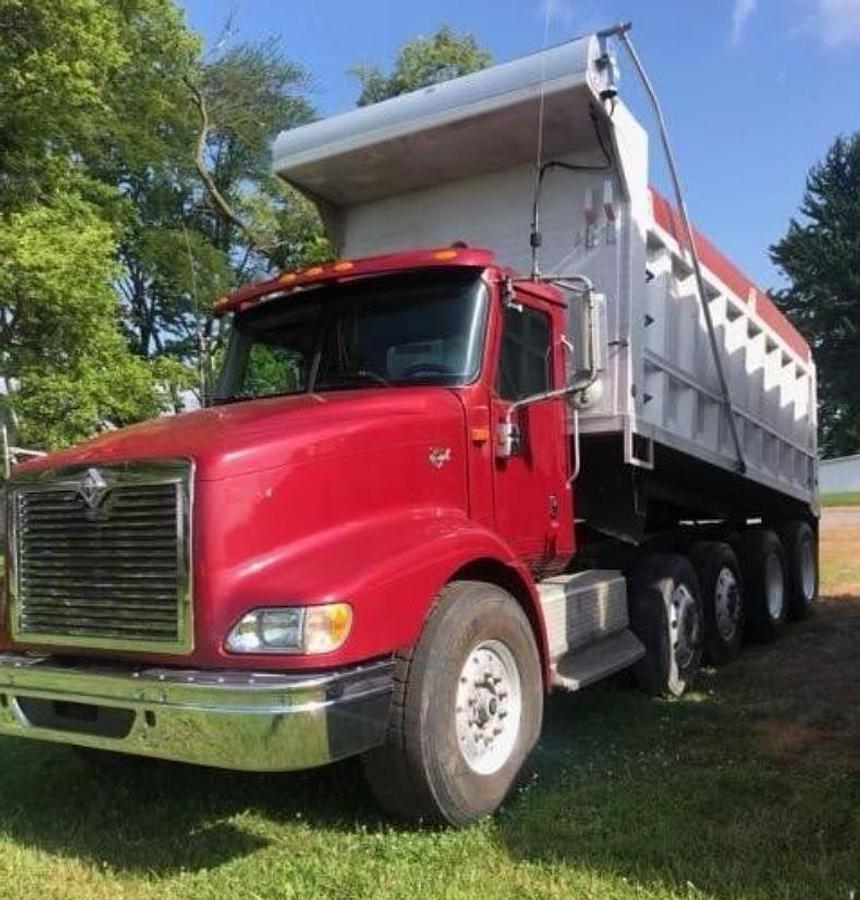 Used 2020 International 9200 Sleeper Semi Truck