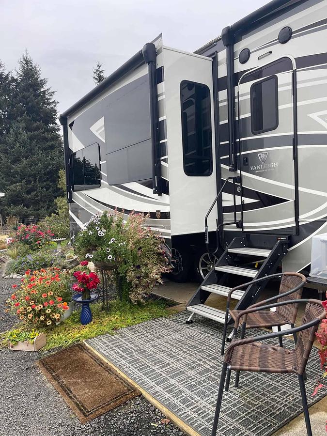 Used 2022 Vanleigh Beacon 390GBB