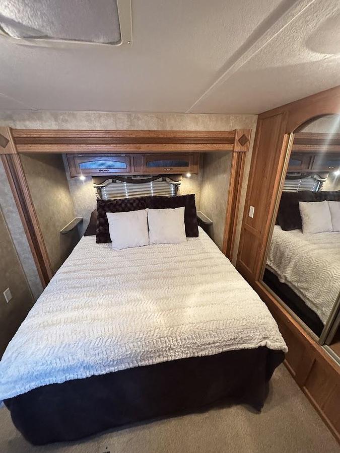 Used 2010 Jayco Eagle 320RLDS Travel Trailer