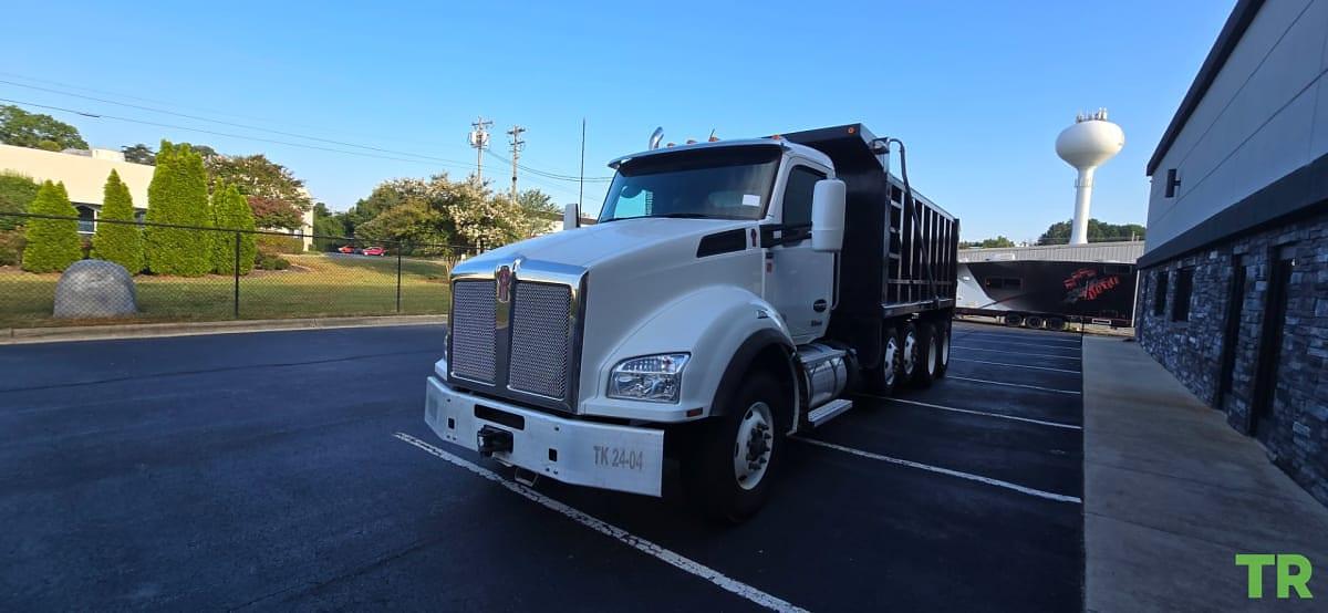 Used 2024 Kenworth T880