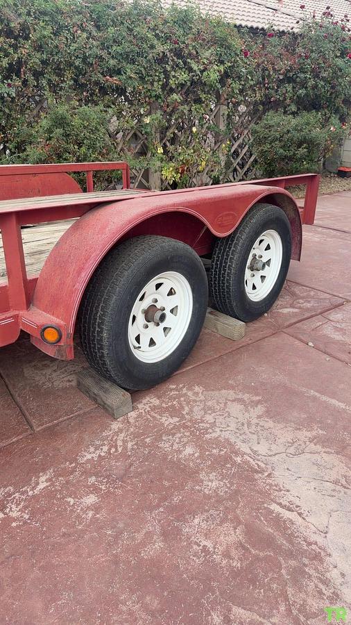 Used 2000 Load Trail Trailer