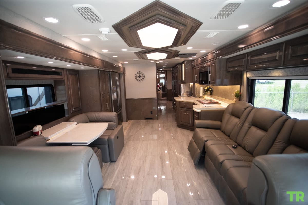 Used 2020 Entegra Aspire 44R | 450 HP Cummins Diesel | Bath & Half | Luxury Coach | Only 16,000 Miles