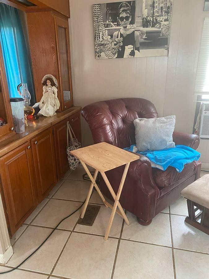 Used 1985 Mobile Home 18x75