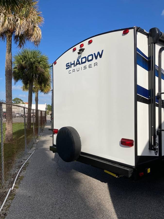 Used 2021 Cruiser RV Shadow Cruiser 225RBS Travel Trailer • 26 Ft • Queen Bed • Rear Bath