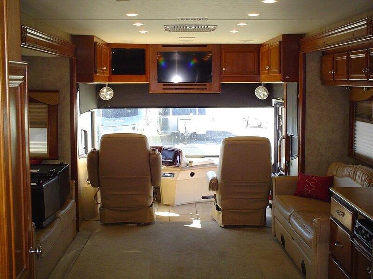 Used 2007 Country Coach Tribute 260