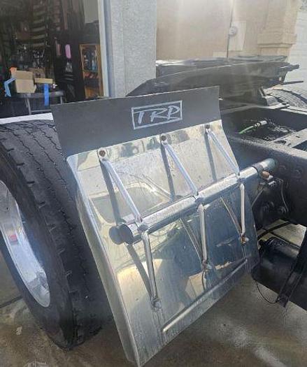 Used 2013 Freightliner Cascadia 125