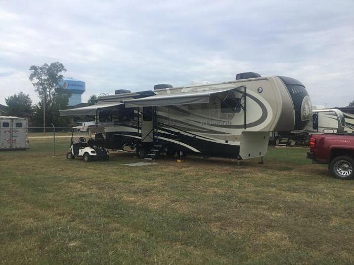 Used 2017 Crossroads Redwood RW4120GK