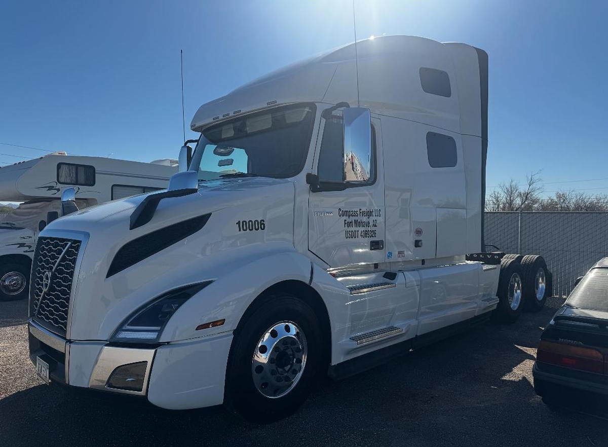 Used 2025 Volvo VNL 760 Sleeper Semi Truck
