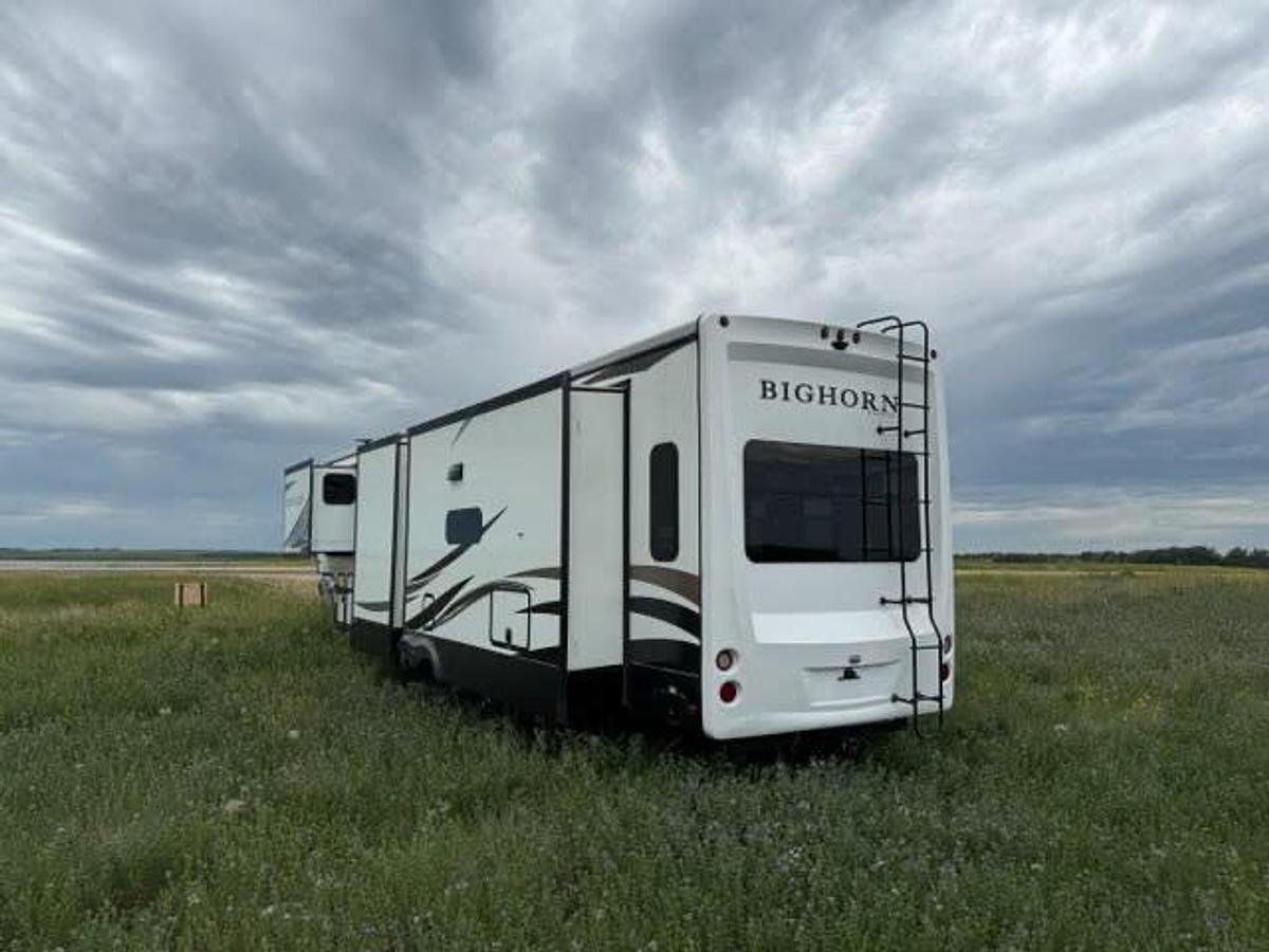 Used 2019 Heartland Big Horn 3925MLP Fifth Wheel