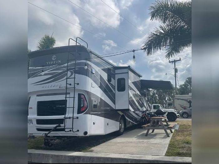 Used 2021 Tiffin Allegro Red 38LL