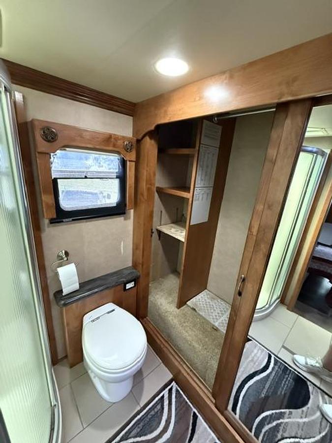Used 2012 MONACO KNIGHT 40DT