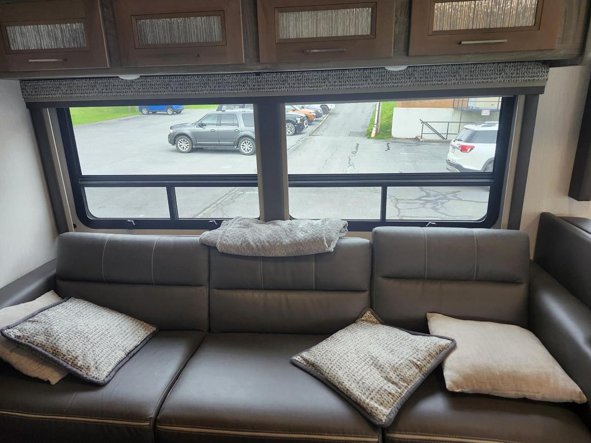 Used 2021 Coachmen Mirada 32SS