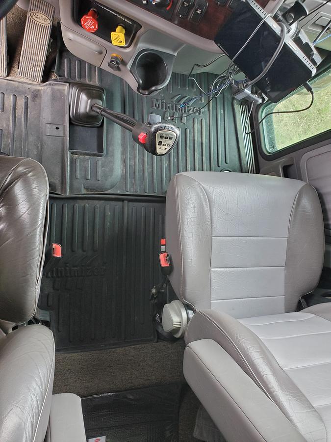 Used 2022 Peterbilt 38