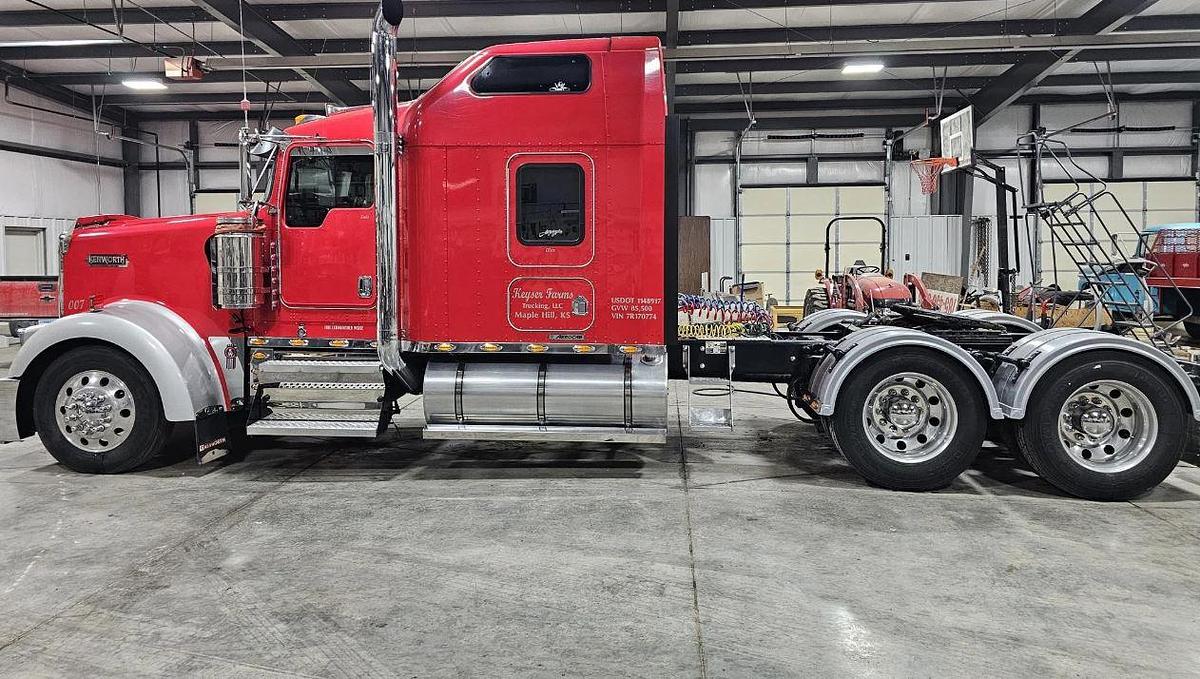 Used 2007 Kenworth W900L