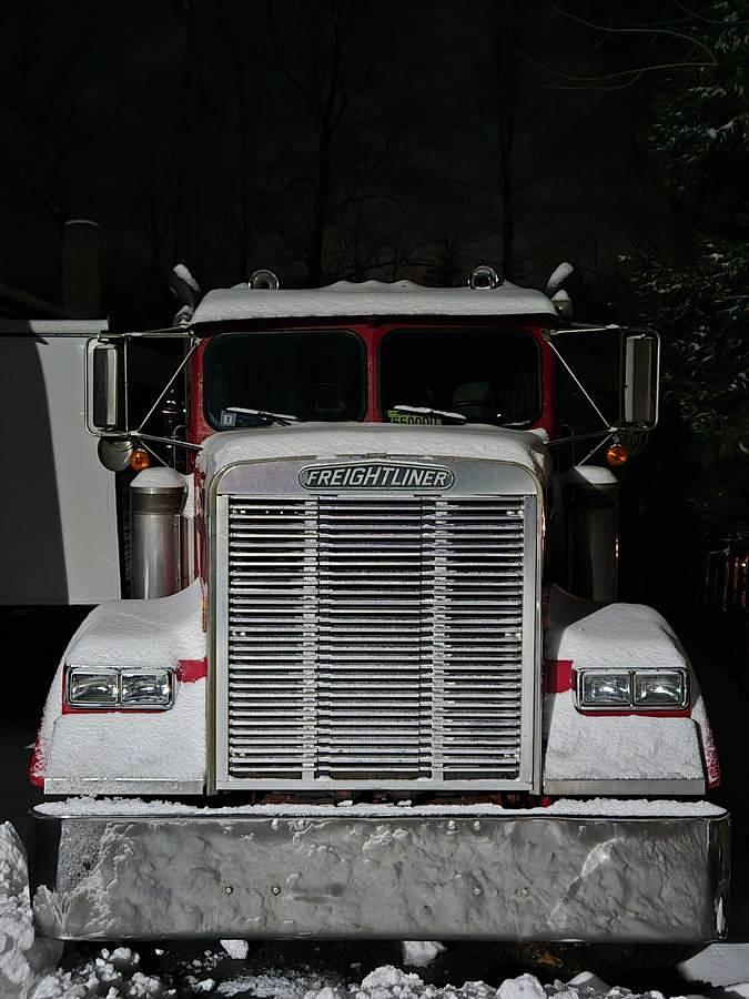 Used 1987 Freightliner FLC120 Conventional Sleeper Semi