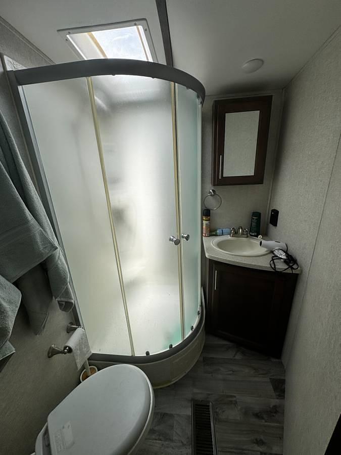 Used 2019 Keystone Cougar 27SAB