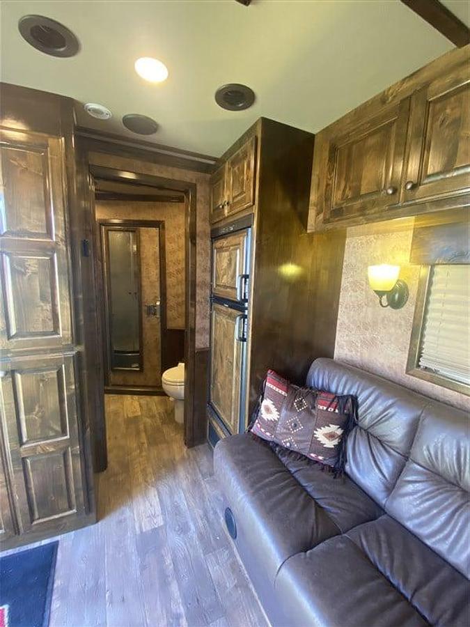 Used 2019 Platinum 3 Horse Trailer with Living Quarters