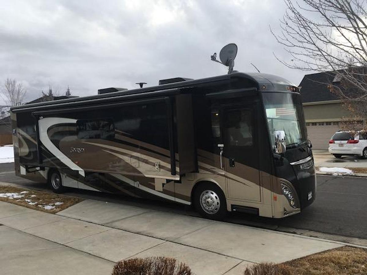 Used 2016 Winnebago Journey 40R Diesel Pusher