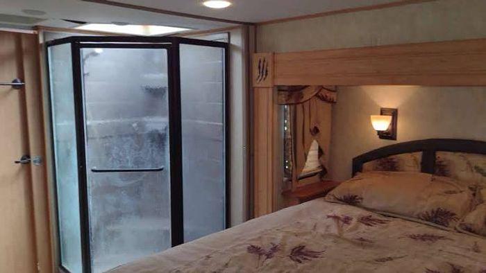 Used 2009 Glacier Bay 322RE 5th Wheel RV