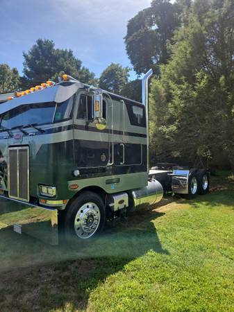 Used 1984 Peterbilt 362 Double Bunk