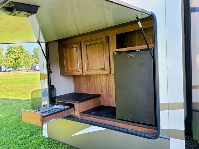 Used 2017 Keystone Montana Legacy 3661RL