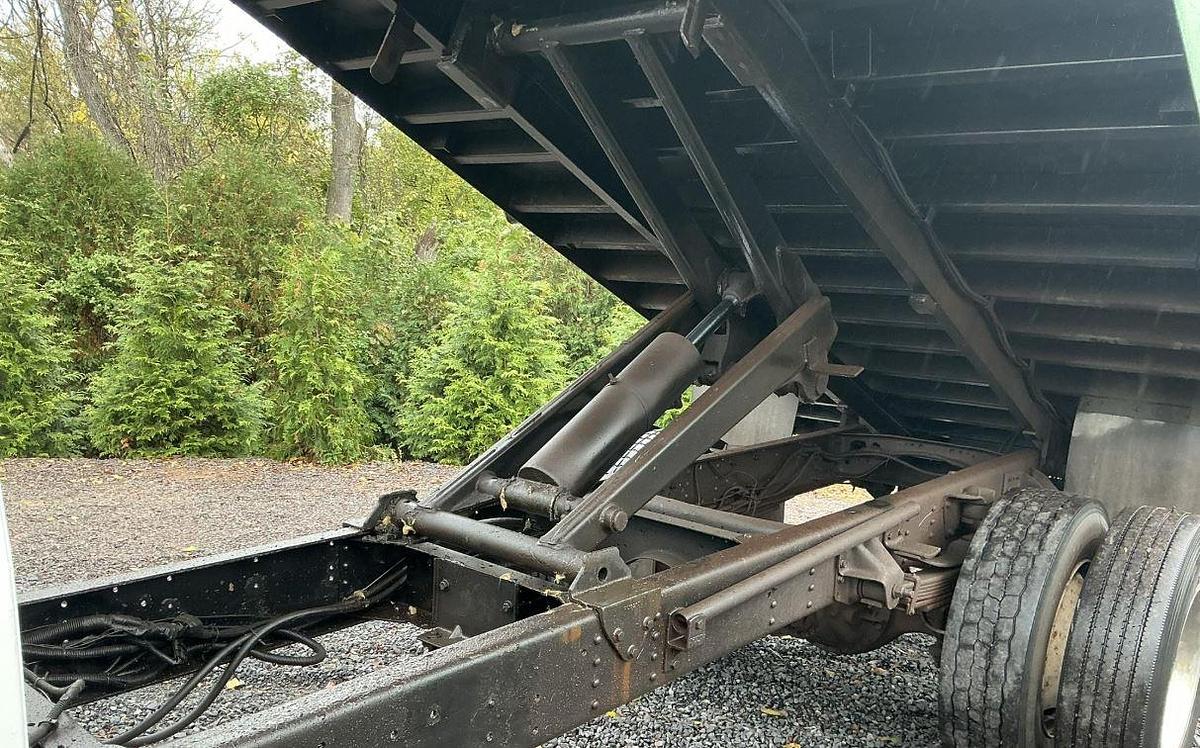 Used 2005 GMC Topkick C7500 Dump Truck