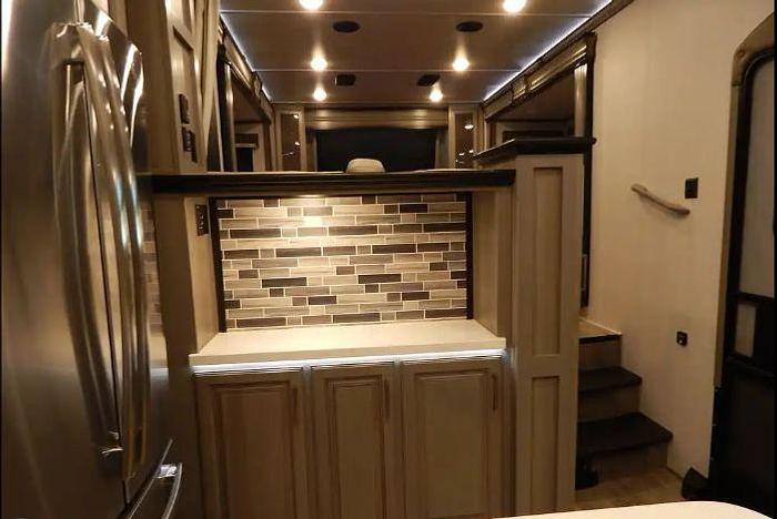 Used 2021 Keystone Montana 3761FL