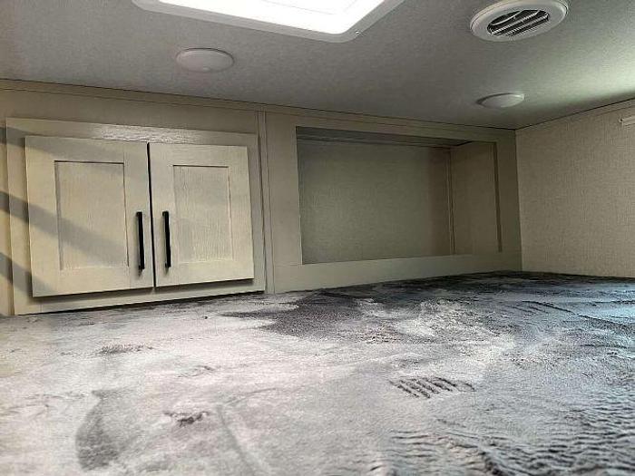 Used 2023 Palomino Columbus 379MB