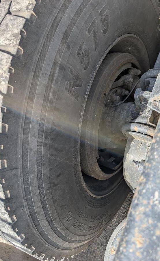 Used 2015 PETERBILT 389 Conventional Sleeper Semi