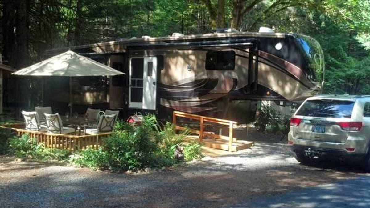 Used 2014 DRV Mobile Suites Fifth Wheel