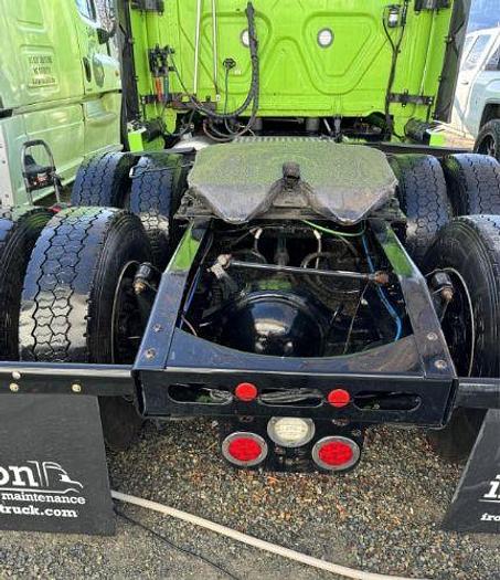 Used 2020 Freightliner CASCADIA 126