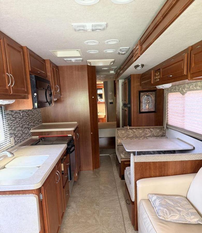 Used 2007 Fleetwood Bounder 35E