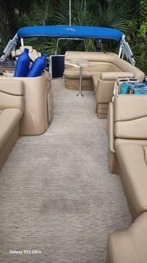 Used 2017 Bennington 24SLX3