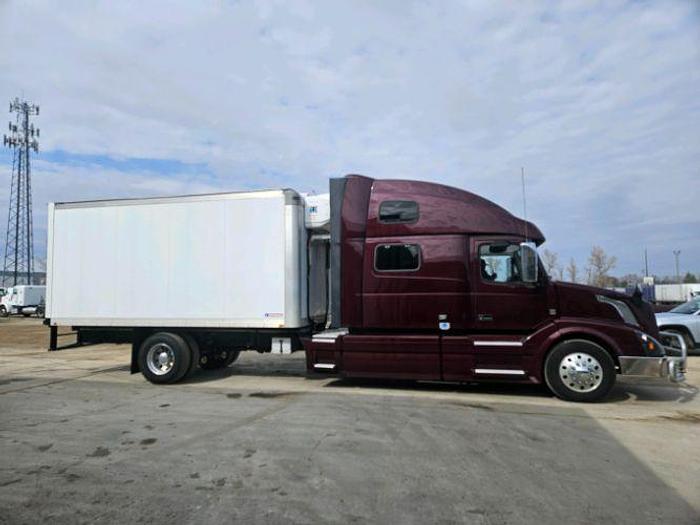Used 2018 Volvo VNL42780
