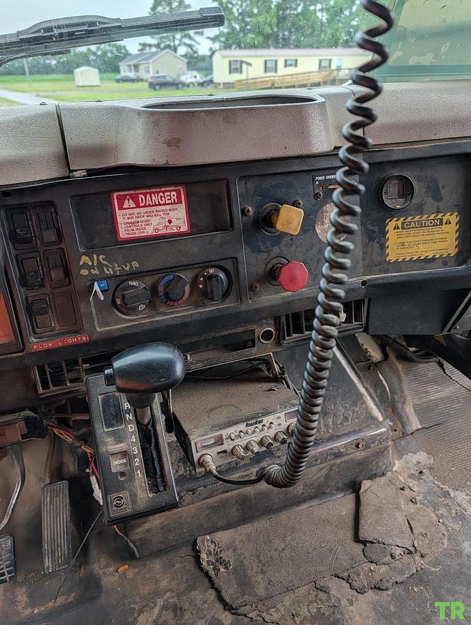 Used 1997 International S2600 Heavy-Duty Commercial Truck