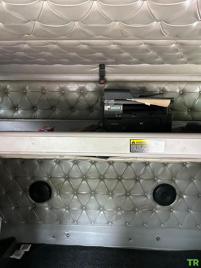 Used 2000 International 9900I Commercial Truck