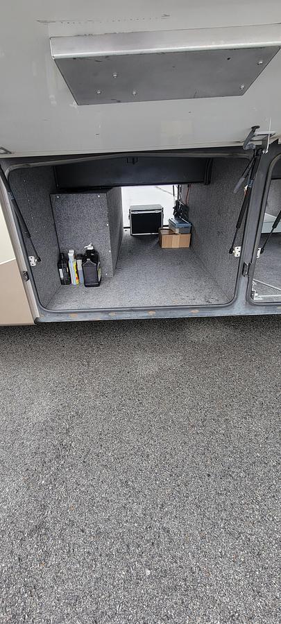 Used 2009 Country Coach Allure 470